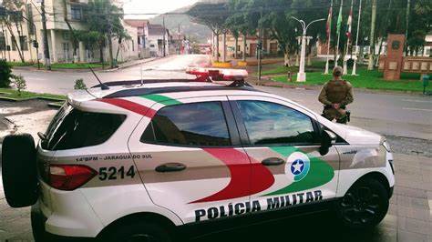 Mulher de 23 anos é detida por furto em loja no Centro de Jaraguá do Sul